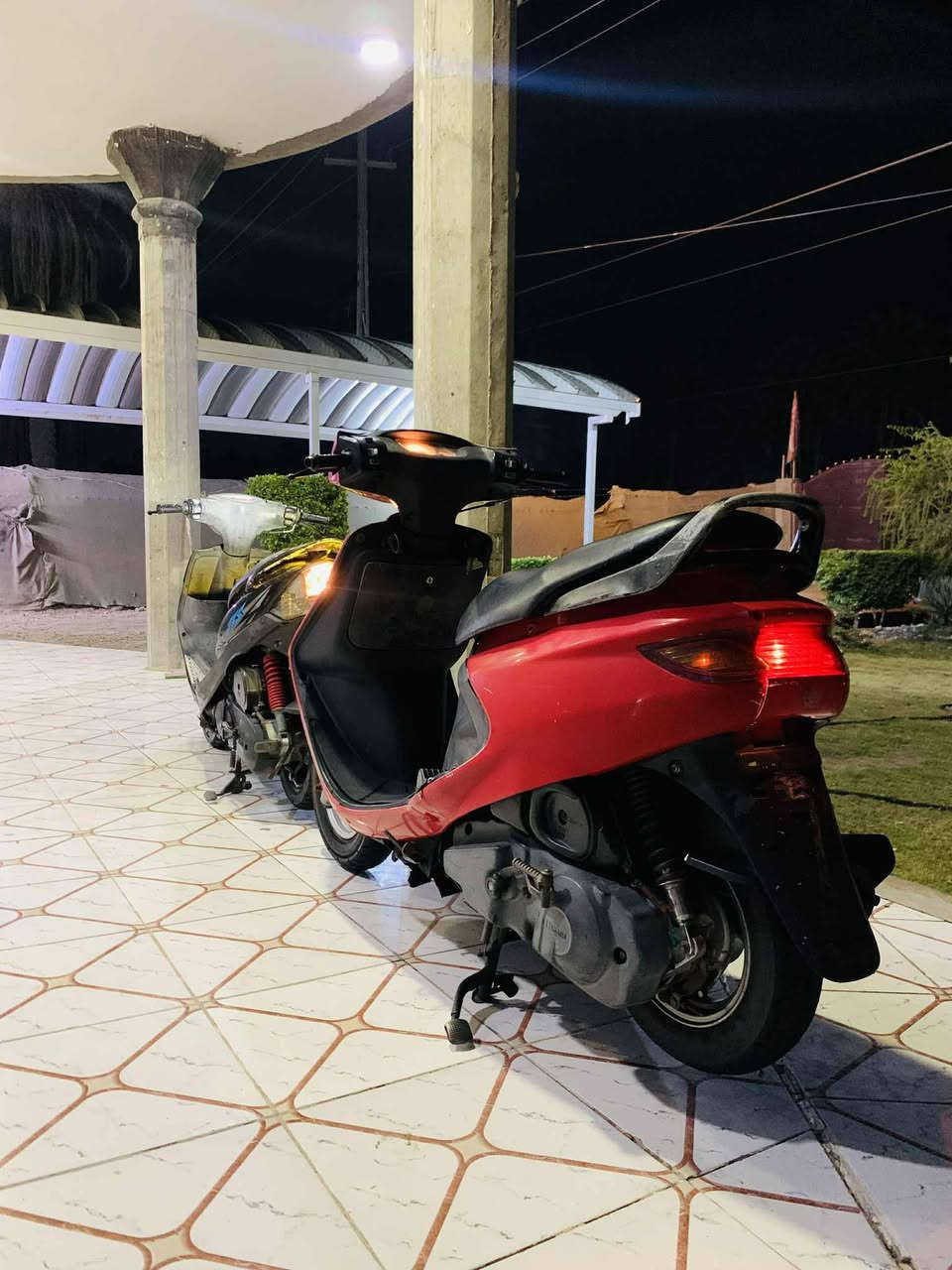 السلام عليكم للبيع فراشة كرستال كلشي شغال بيه لايت عالي ناصي اشاير دبل إشارة سلف هندر كيج بانزين مكينه ناعمه شلعه معدل خير من الله السعر 450 وبيها مجال مكان الدراجه بابل ناحيه النيل للاستفسار الاتصال على الرقم ***********
