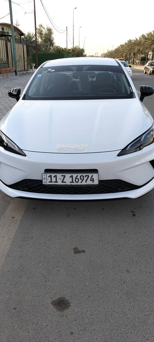 السلام عليكم
byd للبيع فقط 

سيل 05 مواصفات عاديه مو فول ويل كروم

 داخل اسود بصمه وكارت الشاشة محدثه ومعربه ومنزل كل البرامج

السيارة ماشيه اكثر 8000

 بيها اضافات 

1 الشاشة متحركه وموجود فديو بيها بلمنشور

2 البيبان مغلفات حماية وكتم طبقتين وصورهن موجوده بلمنشور

3 مطريات 

4 كفرات مري 

5 يدات بوب  

6 واقيات طين 

7 لاصق شاشة حمايه دشبول ومسجل

8 ارضيات 

9 سبير طوارئ وجك ويل اسبانه

10 مبدل دهن اكسادو وفلتر اصلي

مكان السيارة الشعب ***********

السعر 18700

بيها ملاحظه الشراي يتصل وفهمه بيها
