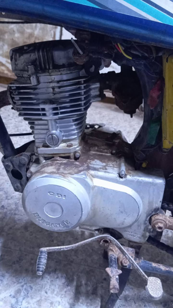 سلام عليكم دراجه للبيع سعر 300بيه مجال
‏‪0770 832 2942‬‏
