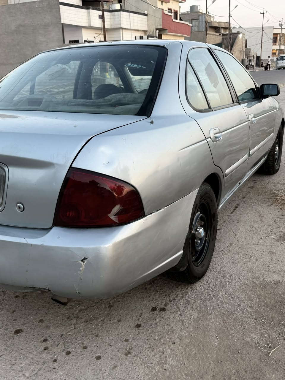 نيسان سنترا 2004 صبغ عام شرط لا مكلوبه ولا مكصوصه ولا قطعة مبدله كل القطع لايبل واحد بالشرط ضررها بونيد وجاملغ سيارة خير من الله محرك بالشرط وگير تبريدها بس كمبريس وكف مالتها گير اوتماتيك وارد كندي قويه محرك 18 سعرها 50 مكاني كركوك ورقم التلفون ***********
