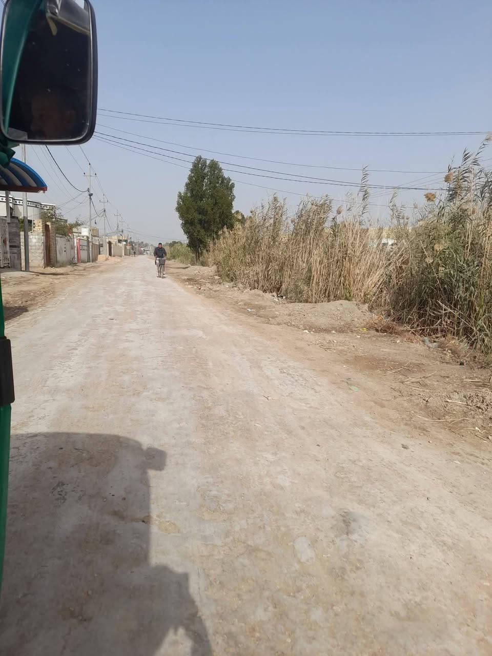 بتلو للبيع مساحة ٥٠٠ م طابو زراعي 
واجهة ١٥ م 
شارع ٧م 
٣ غرف نوم صالة استقبال مطبخ حار بارد  صحيات 
الموقع المعارة خلف الصورة 
للاستفسار أكثر الاتصال على ألارقام التالية *********** وامرسلة الصفحه خاص
***********
