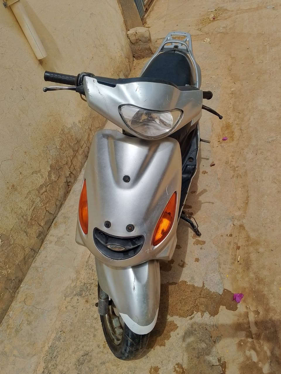دراجه لكزس نظيفه حيل جديده للبيع السعر 250 رقم الموبايل ***********
