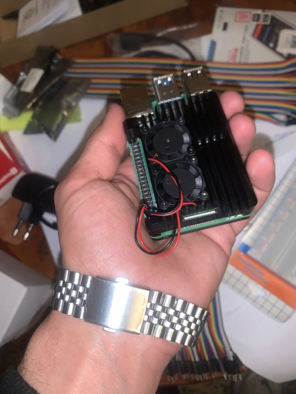 رايز بيري باي 4 نسخة ال8gb اوبن بوكس استخدام على كد الفحص + esp32 مع الكيبلات والاكسسوارات وwhite bored  وانواع الكيبلات female to male  و female to female  مع موس وكيبورد لوجتك اوفس الغني عن التعريف للبيع بسعر 250 الف *********** مكاني السيدية
