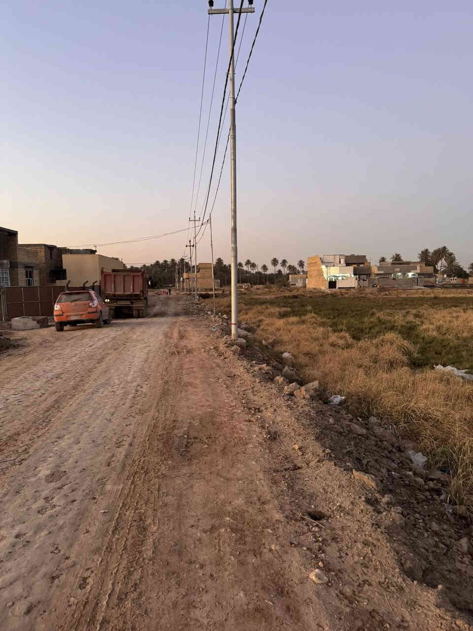 قطعتين للبيع م400سند 25زراعي
خدمات كاملة ماء كهرباء تبليط
شارع 8متر 
مكان القطع مقابيل محطة العرافان تبعد عن الشارع العام 600متر 
اسعار مناسبة جدا تنباع 400او200
***********
