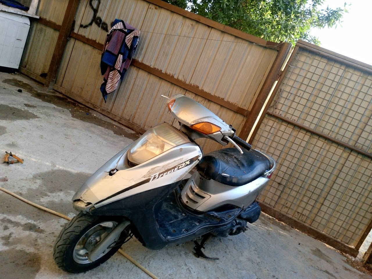 سلام عليكم دراجه بريز لبيع ياباني شغاله نص نكره سلف وهندر وكهرباءيتها كلها شغاله كامله وكفراتها بلاديه مختمه وتأيراتها جدد وكابريتر بلادي و محركها بلادي نطيف مامفتوحه ابد بلاديه ناعمه خرسه شلعه ومعدل خير من الله وتأيراتها جدد وكابريتر بلادي وأوراقها كامله مكاني بشارع فلسطين نقصها بس باتري هابض فقط شغاله هندر واحد السعر325 بيها مجال لشراي رقمي ***********متواجد وتساب ورصيد
