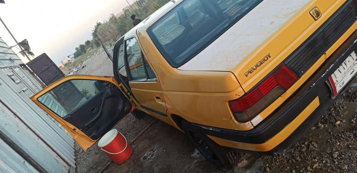 السلام عليكم بيجو روى محور مكينه وكير برنس جدد هستوني شادهن دوشمه جديده تخم تاير كشرتها تخبل شواصيها حلوات سياره ما بيها نقص وكاعده سياره تكفلك بيها سرقه وعشائر سنويه موجوده عضم عاج راعيها بل نجف ومسافر سعر 16 وبيها مجال كلش بصيط *********** مكان بغداد الشعله

