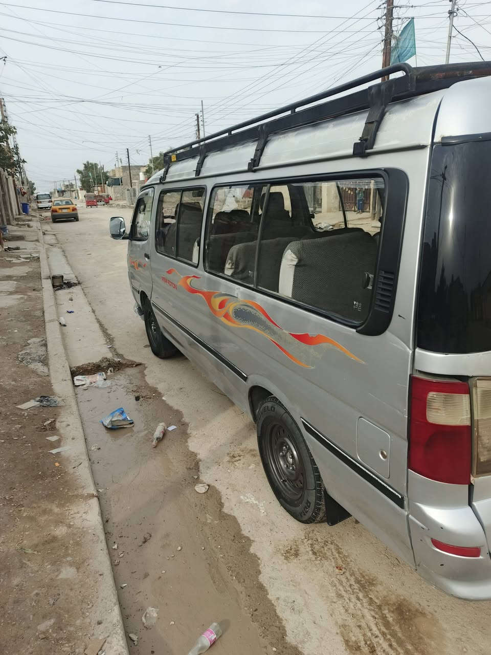 السلام عليكم فتون موديل 2013 مكفوله من ضربه وصبغ رقم انكليزي بغداد مكينتهه ونجي لا تبخير ولا تنقيص سياره حلوه ومكفوله تحويل ثاني يوم مكاني بغداد سبع قصور رقمي ***********
