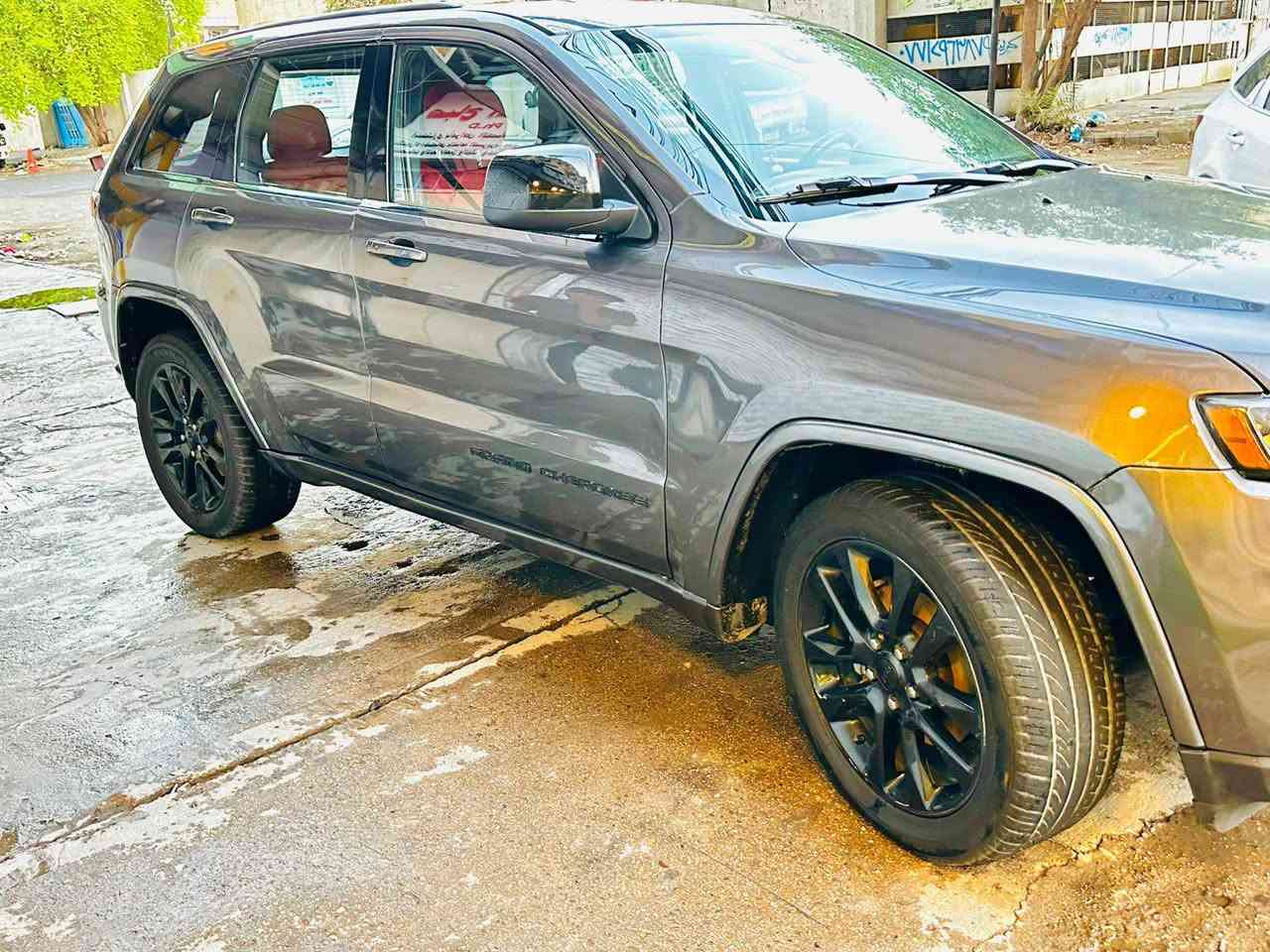 السلام عليكم 

بيع او مراوس 
جيب لاريدو ٢٠١٨

كير مكينه كفاله الحادث بالصور
ايرباك برده
داخل جلد احمر  
رقم بغداد بسمي السيارة تحويل ثاني يوم

رقم الهاتف 
*********** بغداد, العراق
