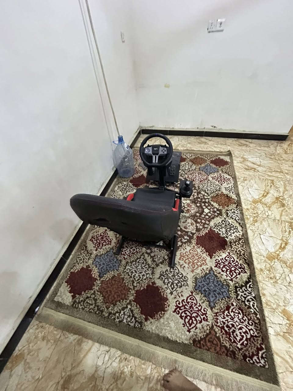 دركسون v9 للبيع هوا وال كرسي كامل تاخذه بس شده ويا الباي و تلفزون أو الحاسبه  جديد ما مستعده هواي فرتين و نص يجي سعره 200 وبيه مجال قليل هاذ رقمي موجود وتساب ***********
