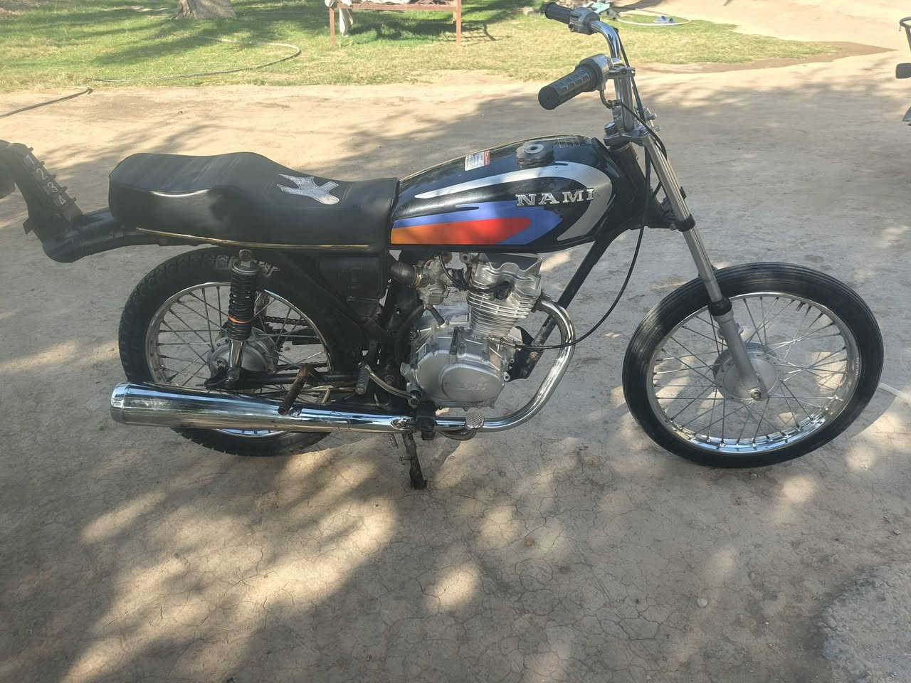 السلام عليكم دراجه للبيع تعمير 25 نامه  والشاصي نامه  22 اوراق اصورلي  مكفوله  السعر 625 اوبيه مجال  ،، المكان القاسم  -***********
