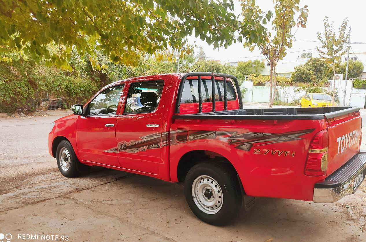 مەرزیە ۲۰۱۳ پارچە ڕەش لەسەر ساغی
ژ سەنەوی تا ۲۰۲۹ تازەیە 
لای سایەقی بۆدیەکەی بۆیاغە
 مەکینە کراوەتەوە بەشەرت
شوێن چەمچەماڵ 
ژ.م *********** شمشمل, السليمانية
