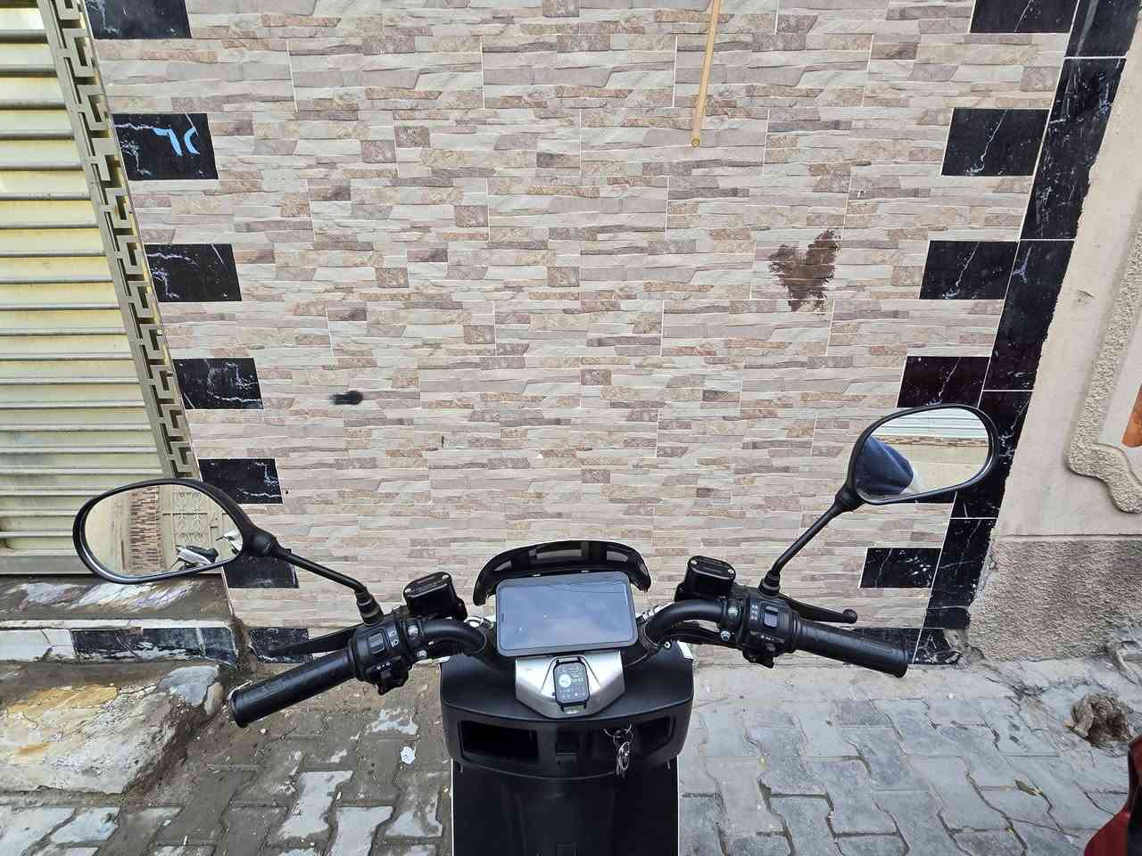 السلام عليكم دراجه شحن ليثيوم نظافه مثل موضح بالصور
3 سرعات
لايت عالي ناصي
اشاره يمين ويسار 
مثبت سرعه
بريكات دهن دسكات امامي خلفي
واي استفسار حاضر
سعر 800 وبيها مجال 
عنواني بغداد الحريه 
رقم ***********
