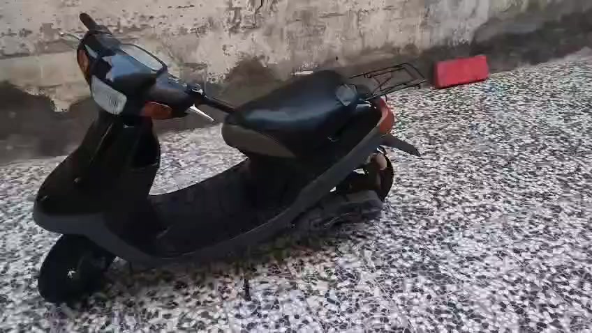 سلام عليكم دراجه بتره للبيع نضيفه كلش مكينتها ما مفتوحه وبسعر مناسب العنوان الناصريه مركز ***********
