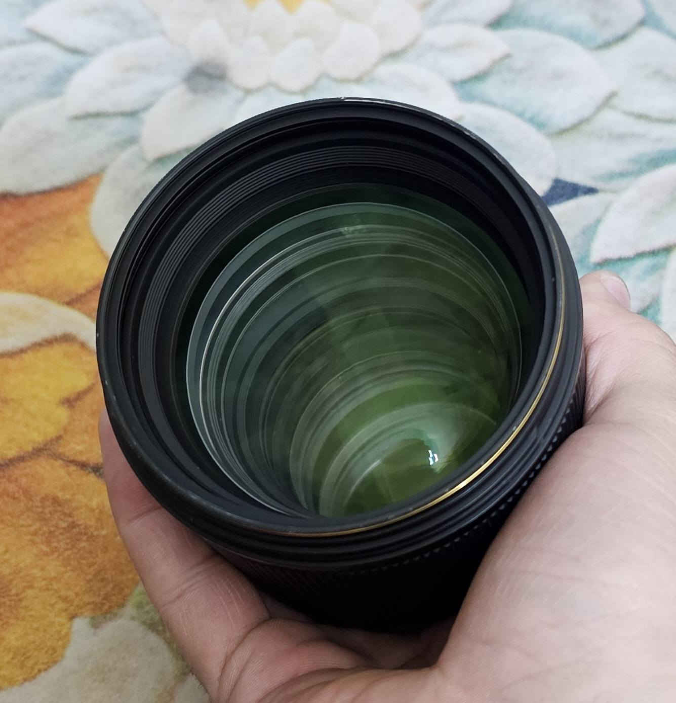 عدسه نيكون 85mm ملكه العزل العدسه جدا نضيفه نضافه ١٠٠ 
السعر ٦٥٠ بيه مجال مكاني نجف موجود توصيل ***********
