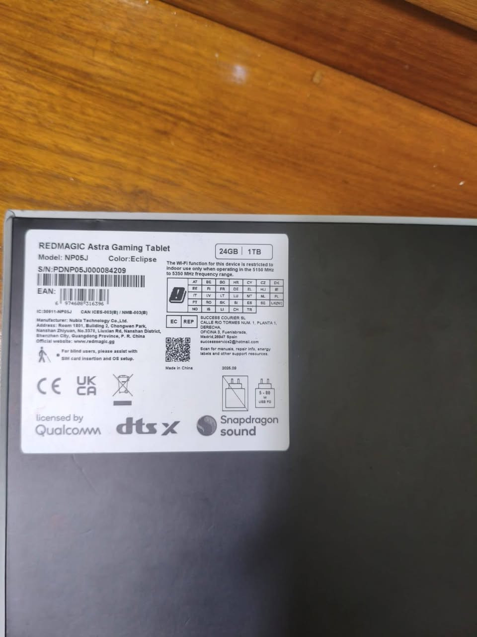 ايباد ريد ماجك استرا واحد تير بايت ويا شاحنته الاصليه و كفره الوكاله و شاشته الوكاله بيه فطور الجهاز كلشي ما بي نضافه فول بي شخطه صغيره كلششششش من يم شحن علا ايطار مثلا ما موضح بل صوره  سعره مليون200وبيه مجال مكان ديوانيه رقم للاستفسار *********** وتساب
