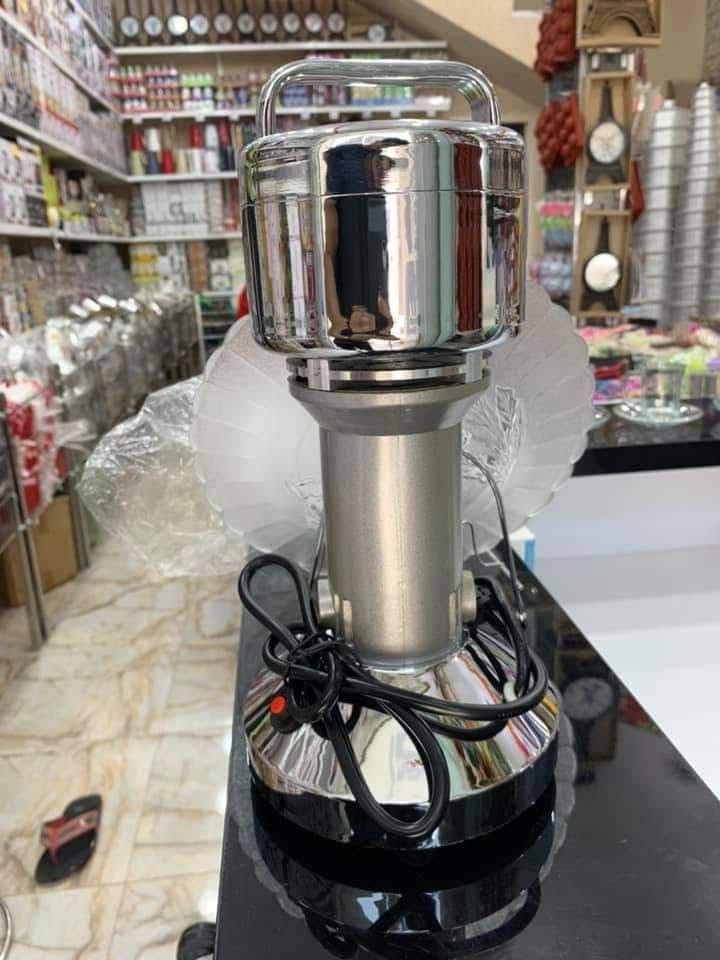 طاحونة SILVER GERMANY 🇩🇪 الأصلية 🔥
تعبتي من الطحن البطيء؟ 😍
وفرنالج طاحونة قوية وعملية بقوة 1000 واط، تطحن البهارات، القهوة، والحبوب بسرعة وكفاءة.
✅ ملف نحاس أصلي
✅ جودة عالية وعمر طويل
✅ سعة 100 غرام
✅ مع مواد احتياطية
✅ ضمان سنة كاملة
💯 خيار مثالي لكل بيت ولكل مشروع.
📩 للحجز والاستفسار راسلينا على الصفحة، والتوصيل متوفر.
#طاحونة_صناعية #SILVER_GERMANY #أجهزة_منزلية #توصيل_لكافة_المحافظات #عروض_مميزة


**إذا كنت صاحب هذا الإعلان وتريد حذفه لأي سبب، رجاءا أرسل رسالة إلى الدعم الفني**