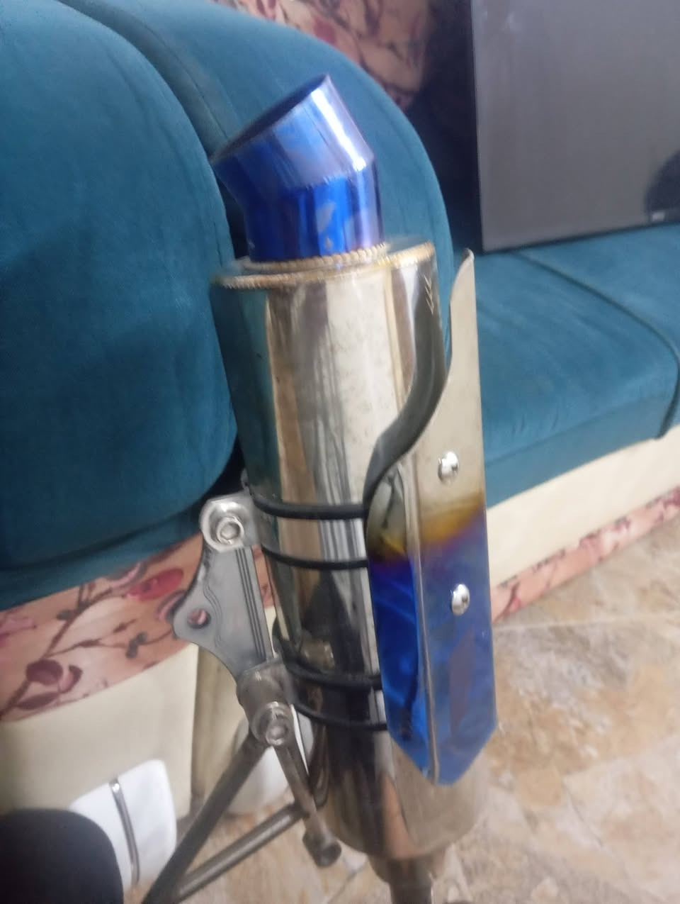 سلام عليكم صالننصه حلزوني سكنس فحل حلكه جبير صوته فول مراوس بصالنصه بوري عدل ستيل  مكاني بغداد لشعله اريد اراوسه سبب صوته عالي اريد صوت انصه


**إذا كنت صاحب هذا الإعلان وتريد حذفه لأي سبب، رجاءا أرسل رسالة إلى الدعم الفني**