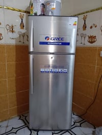 ثلاجة • أجهزة منزلية