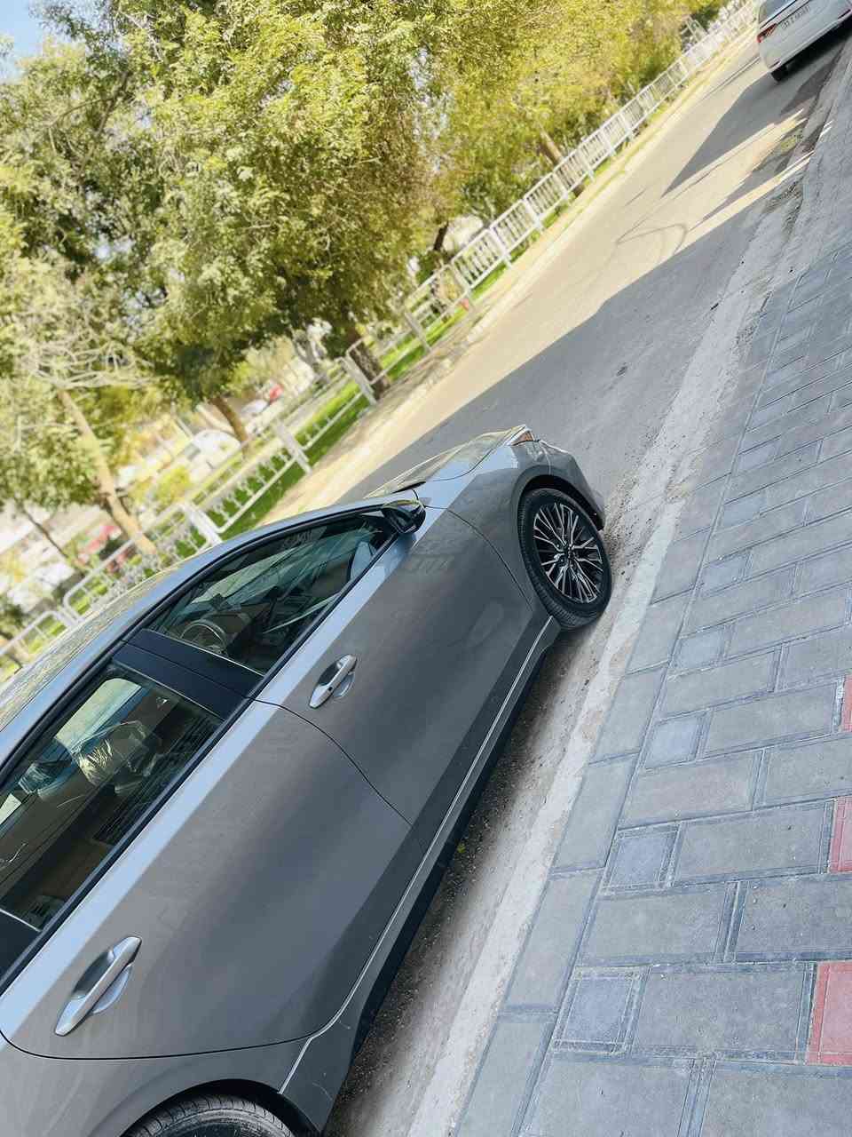 السلام عليكم كيا فورتي للبيع (بدون مراوس) موديل 2022  جيتي لاين فول مواصفات عدا الفتحة بيهة صبغ جاملغ وبنيد رقم بغداد مشروع وطني وبسمنة تحويل ثاني يوم ماكو اي شكال 
مواصفات السيارة
(1) بصمة+ رادارات
(2) شاشة كبيرة+ كامرة خلفية
(3) كشنات كنتارة جلد + حساسات
(4) مكينة 2000 دوش درجة اولى
(5) كير ١٠٠/١٠٠+ اشاير بل مري
(6) هندبريك بصمة+ بصمة ابواب+ ثلاث انظمة قيادية
(7) صدر وتبريد وتدفئة مكفولات
(8) ميكانيكيات وكهربائيات وحدادية درجة اولى
(9) تخم تايرات جدد+ داخل غرفة جديدة
(10) السيارة جاهزة مابيها اي نقص
(11) السعر ( ١٤٥ ) ورقة وبيها مجال 
(12) المكان بغداد الكرخ للاستفسار ***********
