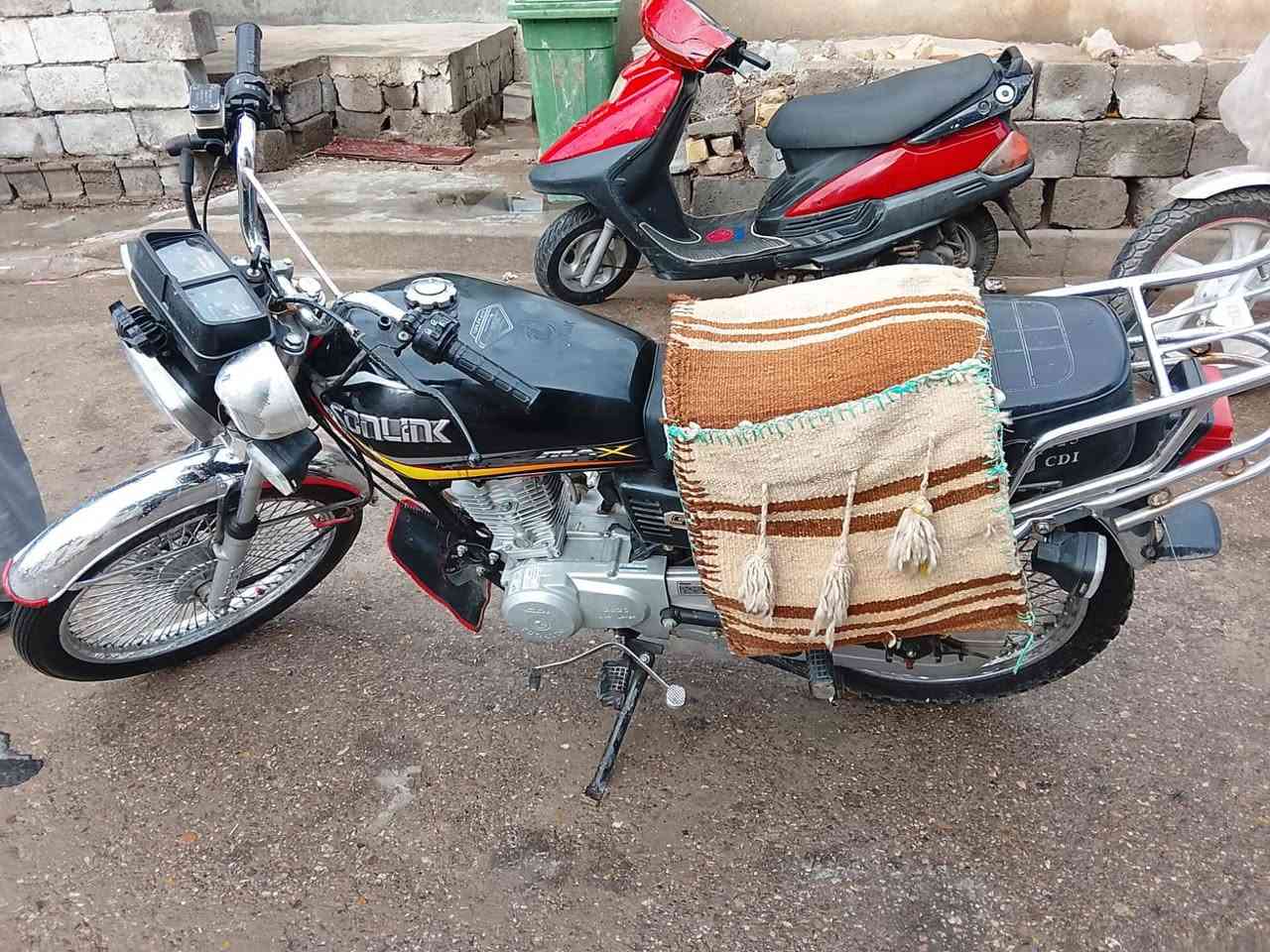 السلام عليكم ماطور تايكر سونك موديل 23 الاصلي كامل مابي نقص كفاله عامه اوراق كامل محرك مامفتوح كهربائيات كلها شغاله السعر 525 وبي مجال مكاني بلدروز الموشراي ليدوخني ولادوخه الرقم ***********
