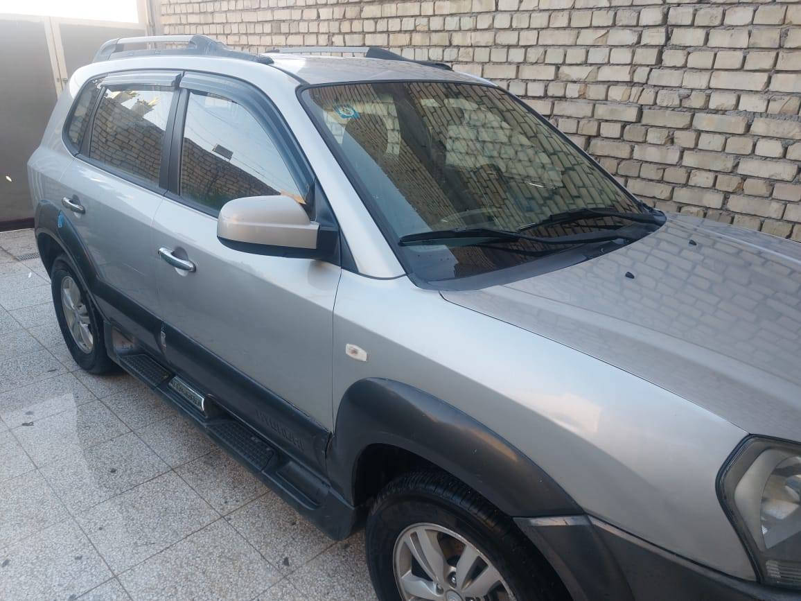 السلام عليكم للبيع توسان 2009 خليجي مكفولة من ضربه وصبغ  كير مكينة بلادي لاتنقيص ولا تبخير 
ماشية 270 
السعر 110 
***********
