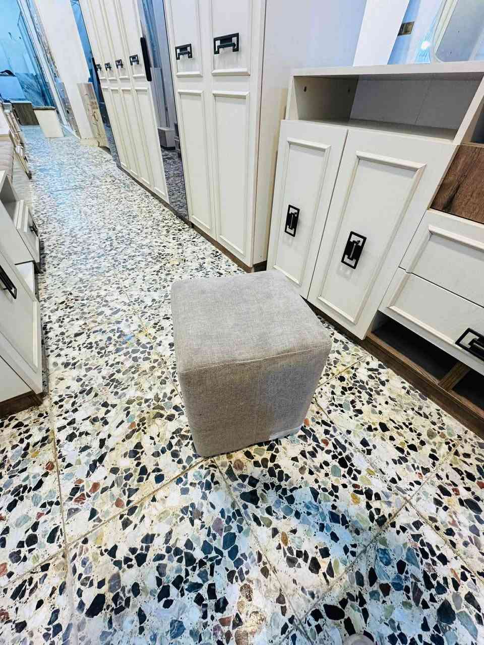 غرفه 10 قطع ضخمه ونازكه ونضافه فول سعرهه 700 الف. مكانه نجف


**إذا كنت صاحب هذا الإعلان وتريد حذفه لأي سبب، رجاءا أرسل رسالة إلى الدعم الفني**