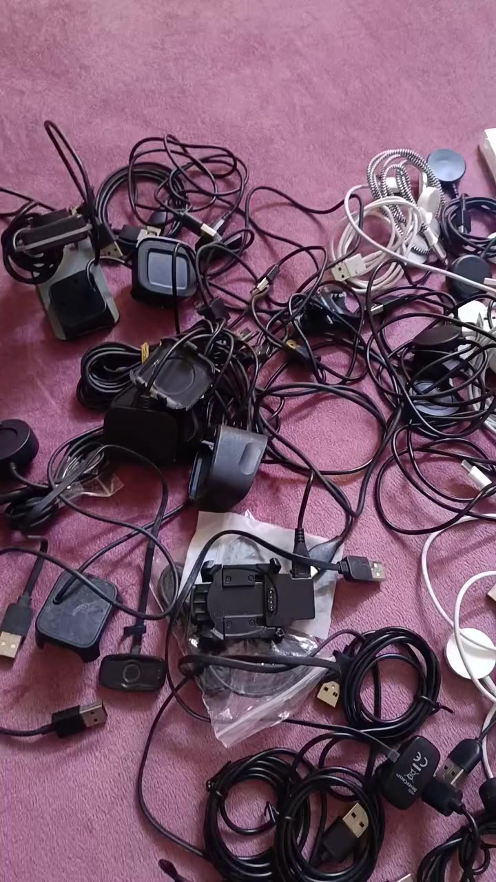 شواحن ساعات سمارت مختلف الموديلات 
60قطعة 
سعر القطعة 2000
بيع كل الكمية بدون مفرد
***********
