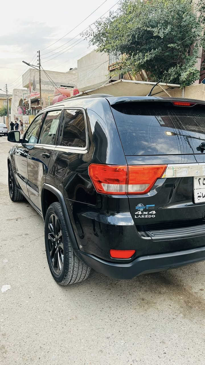 للبيع جيب لاريدو موديل 2012
السيارة نظيفة بمعنى الكلمة
بيها 3 قطع صبغ بس
تخم تاير جديد
حدادية كاملة جديدة
دوشمة جديده
السياره نظيفه بمعنى الكلمة 
💰 السعر: 155 وبيها مجال
📍 العنوان: البصرة – المعقل
📞 للتواصل: ***********
