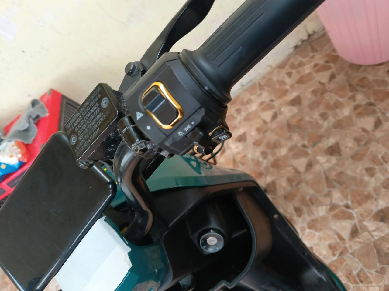 السلام عليكم دراجه شحن للبيع موديل 25 لون زيتوني بطاريات خمسه 32 امبير سرعه 99 دراجه  حاليا بدون سله اماميه سعر 365 وبيها مجال العنوان بصره ابو خصيب حي العسكري للاستفسار ***********
