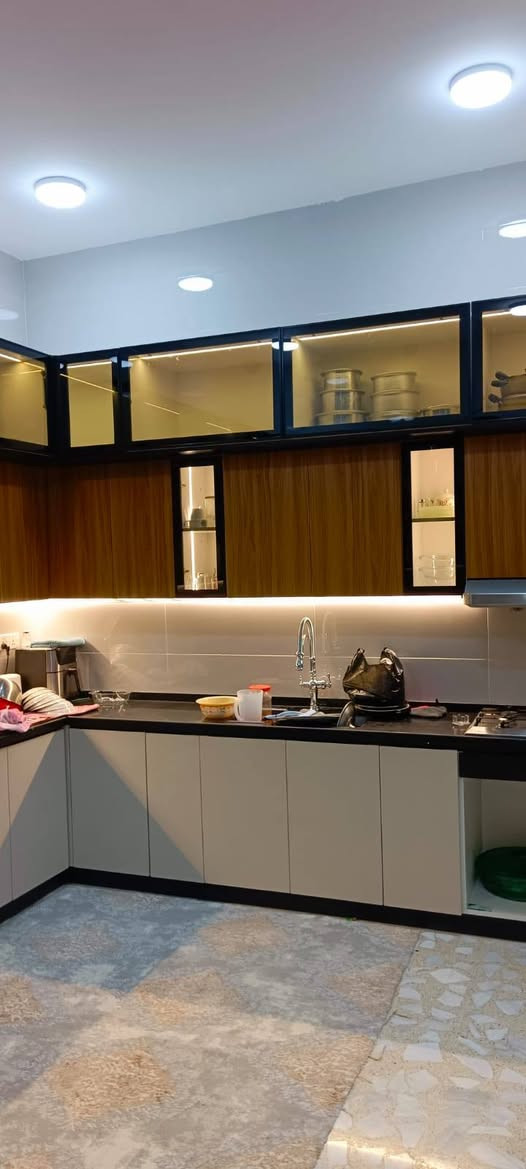 دار للبيع حي الأنصار قرب عداديه علي الوردي على ساحه
المساحه ١٢٠ متر بناء حديث صب
طابقين يحتوي على ٥ غرف
مطلوب للمصرف العقاري ١٠٠ مليون
استفسار نور المصطفى للعقار
*********** مصطفى المولى
