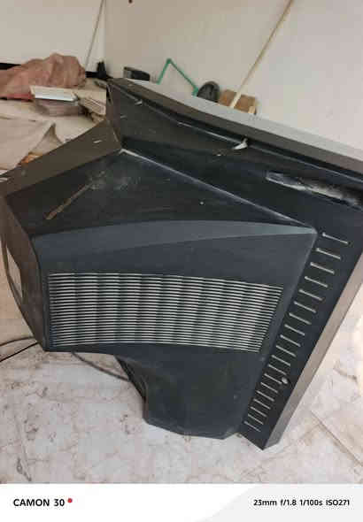 السلام عليكم 
اخوان هاي غراض بيت عاطله 
مجمدة
ثلاجة 
تلفزيون
غسالة
رايدينهن كلهن شيله وحدة 
تاخذهن بدون ترجيع كل وحدة وعطلها عسا مايكون تصليحها بالف وتشتغل عندك بالعافيه عليك تصليحها بالف بمية اني مالي اي علاقة يعني ابيع علكولتهم لحم على باريه بالنسبة للمجمدة والثلاجة والغسالة مواطيرهن يشتغلن 
***********
