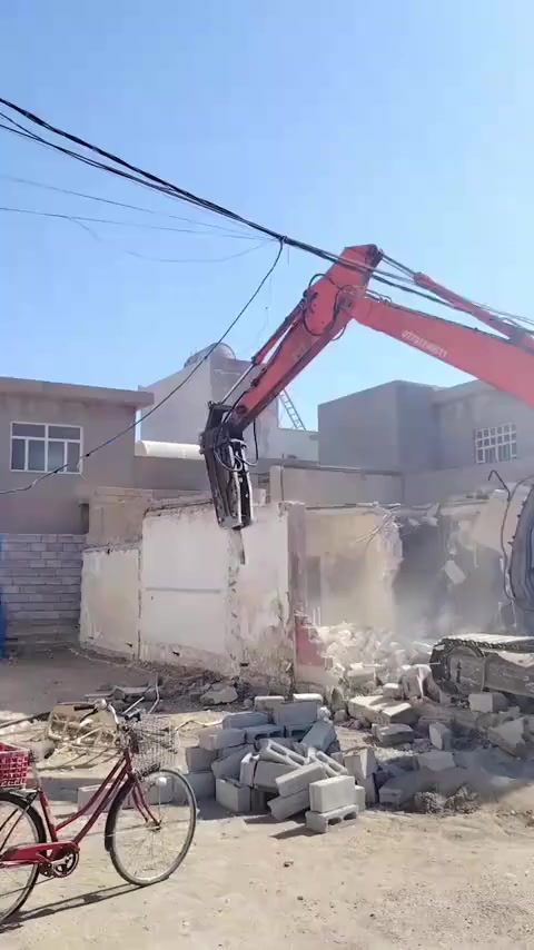 تفليش البيوت القديمة والمحلات وقطع البيوت ورفع الانقاض وتعديل الارضية  اسويلهيا كاع بموداها يعني ما اخذ فلوس بس المواد في كافة مناطق ديالى للتواصل الاتصال على الرقم : ***********
