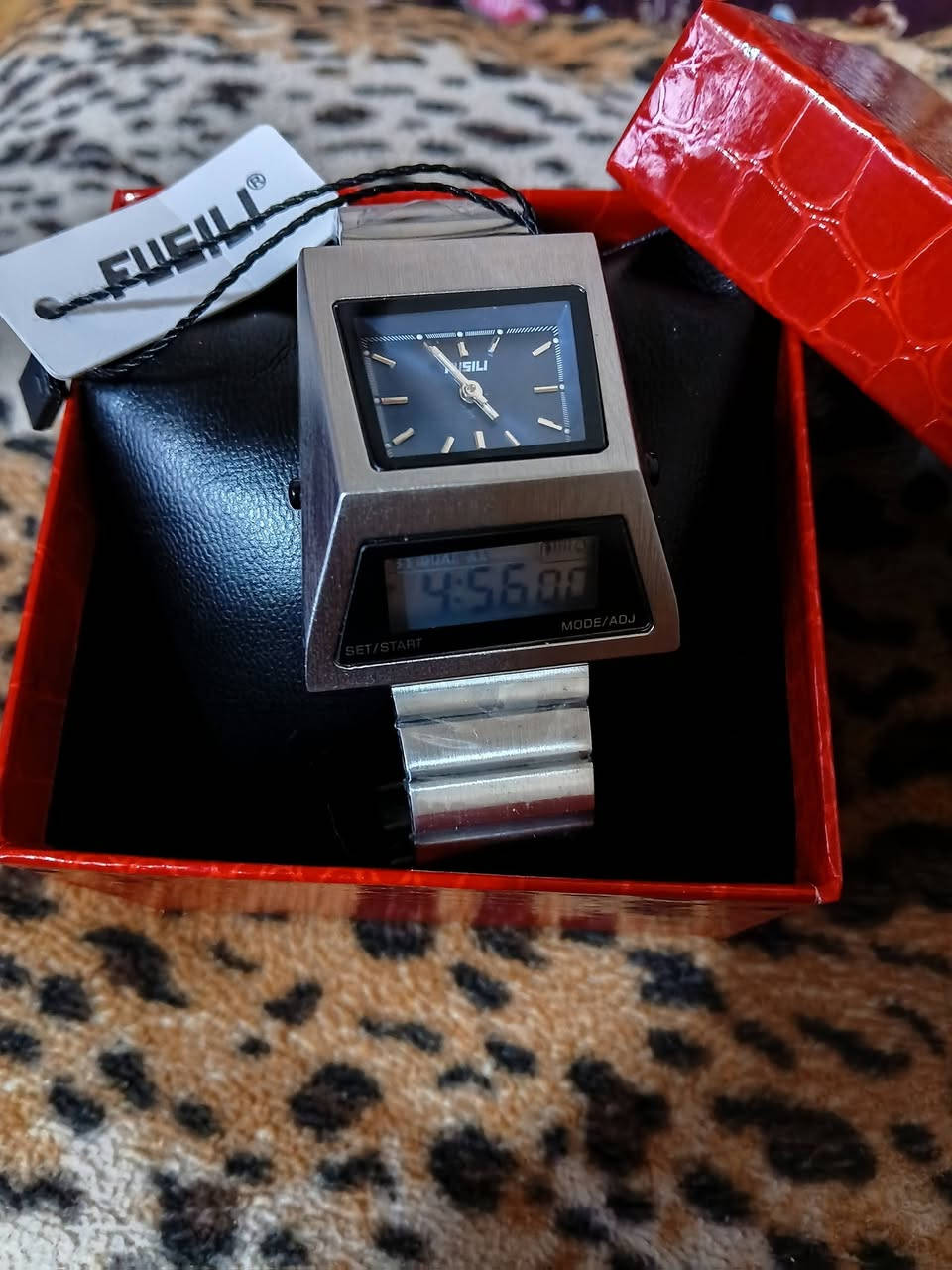 ساعه ماركة فيوسيل فرعوني دبل تايم باله امزون سعره ٢٨ الف مع توصيل خاص موجود


**إذا كنت صاحب هذا الإعلان وتريد حذفه لأي سبب، رجاءا أرسل رسالة إلى الدعم الفني**