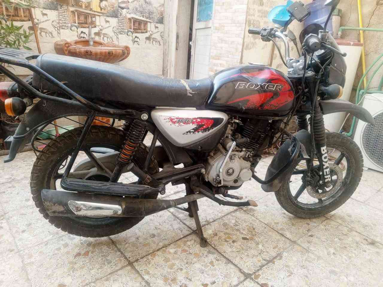 سلام عليكم وبوكسراوراق أصولي مديل 22 وكيله اصلي بغداد سور القلق تريد وكاله من نجف من وكيل مداور من علي عنجور بنجف عادي مكان دراجه نجف نجف دراجه حلوه وكاعده ماناقصه برغي متوازي على بيعته مفتوحه مره وحده بس سعر مليون و250 وبيه مجال الاستفسار تصال على رقم ***********
