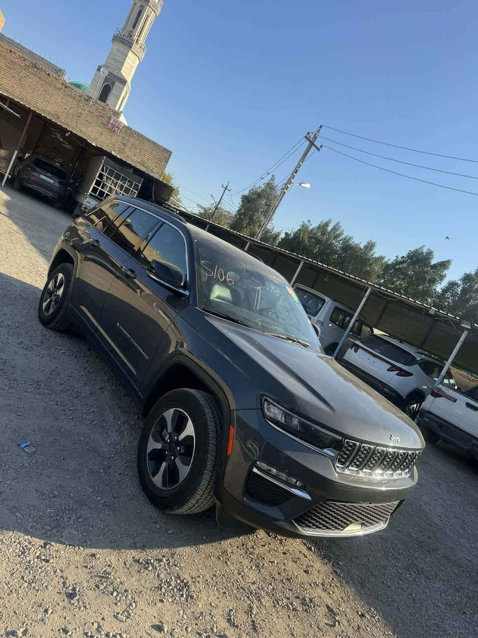 السلام عليكم جيب كراند شيروكي موديل 2024 هايبرد بلكن  كلين بدون حادث بدون صبغ فول موصفات بنروما وجلد فورويل كراسي ميمري
مكان السيارة ديالى بعقوبة  للاستفستار الاتصال على الرقم ***********
