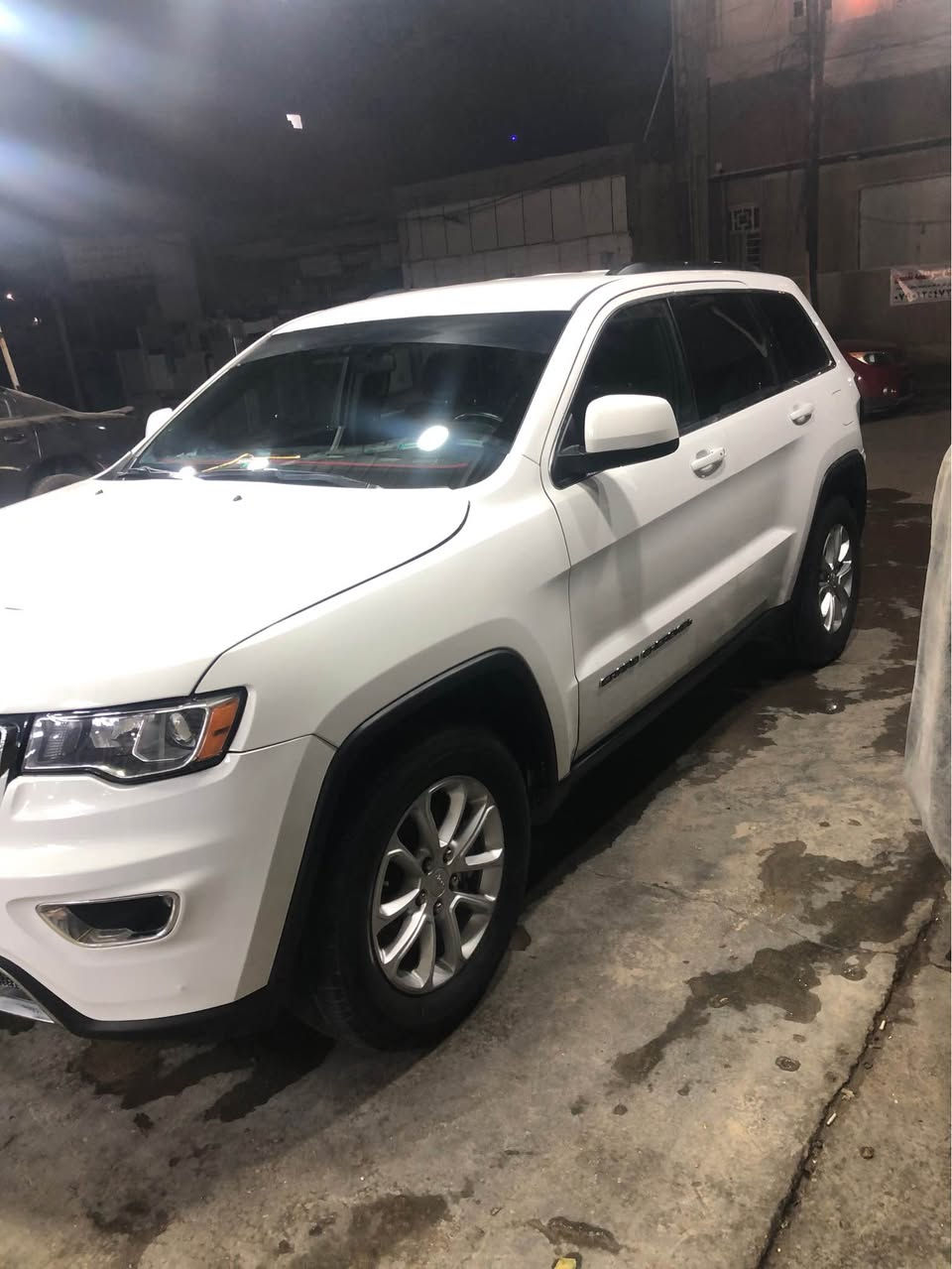 Jeep grand Cherokee 2021 Laredo
مواصفات عاديه السياره حساسات خلفيه كامره خلفيه رادارات جانبيه محرك ٦سلندر ٣٦٠٠ كشن سايق كهرباء تحكمات ستيرن حادث السياره جاملغين صبغ والبنيد والابواب جهة السايق مبدلات نفس اللون السياره رقم بغداد باسمي السعر ١٦٠ وبيهة مجال للاستفسار *********** بغداد, العراق
