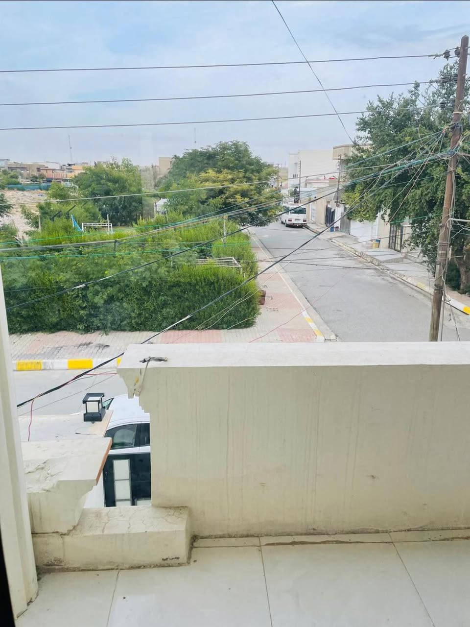 دار للبيع المساحة ١٠٠م 

طابقين مقابل حديقة طابو ملك صرف 

المساحه 100 م 

الواجهة 5 م 

الموقع حـي العسكري قرب مدرسة الفضائل 

بأسم شخص واحد سنة البناء ٢٠٢٥ 

يحتوي الطابق الاول كراج استقبال مطبخ وغرفة 

نوم وصحيات داخلي وخارجي والطابق الثاني غرفة 

نوم وهول وصحيات درج داخلي الدار فول 

مواصفات نظام دكت سقوف مغربي بالكامل نظام 

غاز نظام كاميرات الموقع مميز جدا كركوك 

السعـــر : 118 مليون مع المجال 

* نستقبل جميع عروضاتكم السكنية 🏠 والتجارية 🏡 بكافة مناطق كركوك  
............................_.....

للمزيد من المعلومات مراجعة مكتب جنة العراق للعقار 

حي الــــــواسطـــي 

في السايدين اذعة الرشيد 
 
قرب مسجد نور الدين الزنكي 

او الاتصال على الرقم 

📞  ***********
