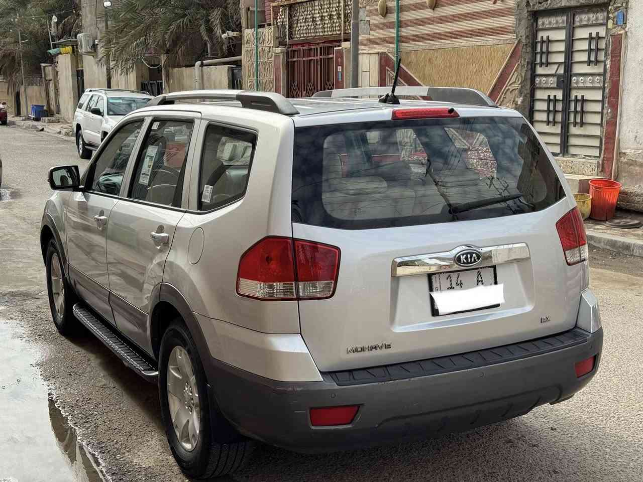 للبيع كيا مهافي موديل 2009 كفالة عامة صبغ ضربة تبديل فتح ما عدا شبر بارد جهة الراكب بلباب فقط كد شبر باقي كفالة مكينة وكير مكفولات بدون فتح على وضع الشركة سيارة فول مواصفات كشنات جلد وكهرباء فتحة حساسات تحكمات ستيرن وبعد بيها هواي مواصفات سيارة على وضع الشركة ماشية 114 الف حقيقي الكتلوكات والارضيات مال شركة والبصمات الاحتياط وياها وجاهزة برغي ما بيها نقص مكانها البصرة الامن الداخلي  السعر 118 وبيها مجال للأستفسار ***********//***********
