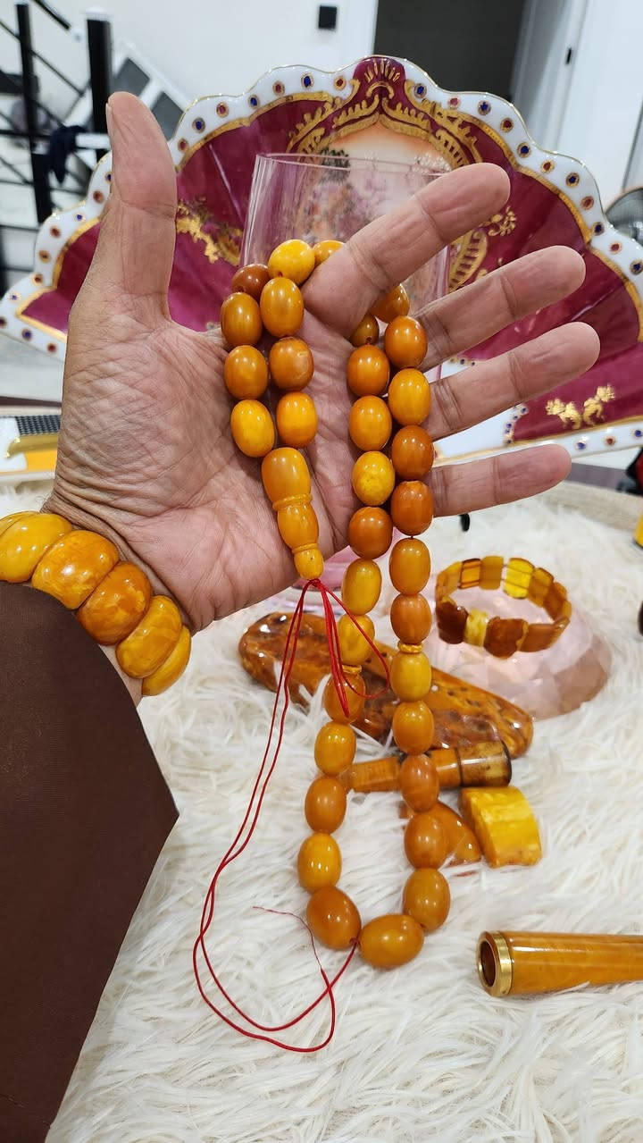 نعتذر هذه الفترة عن النشر
بسبب وضعي الصحي 
         🍁 هواية الملوك 🍁
سبحتين من الكهرب الألماني الشجري 
القديم واحدة كهرب ألماني قصة مصرية بوزن ٨٠ اغرام ٣٥ حبة الشاهد استندر كركوشة ذهب مطعمة بحبات الكهرب وفواصل ذهب حوالي ١٠ اغرام ☆الثانية ٩٥ اغرام ٣٥ حبة  الشاهد ٣ قطع قياس الحبة ٢٠ في ١٥
     الاستفسار العراق أربيل
 (***********  او *********** )
