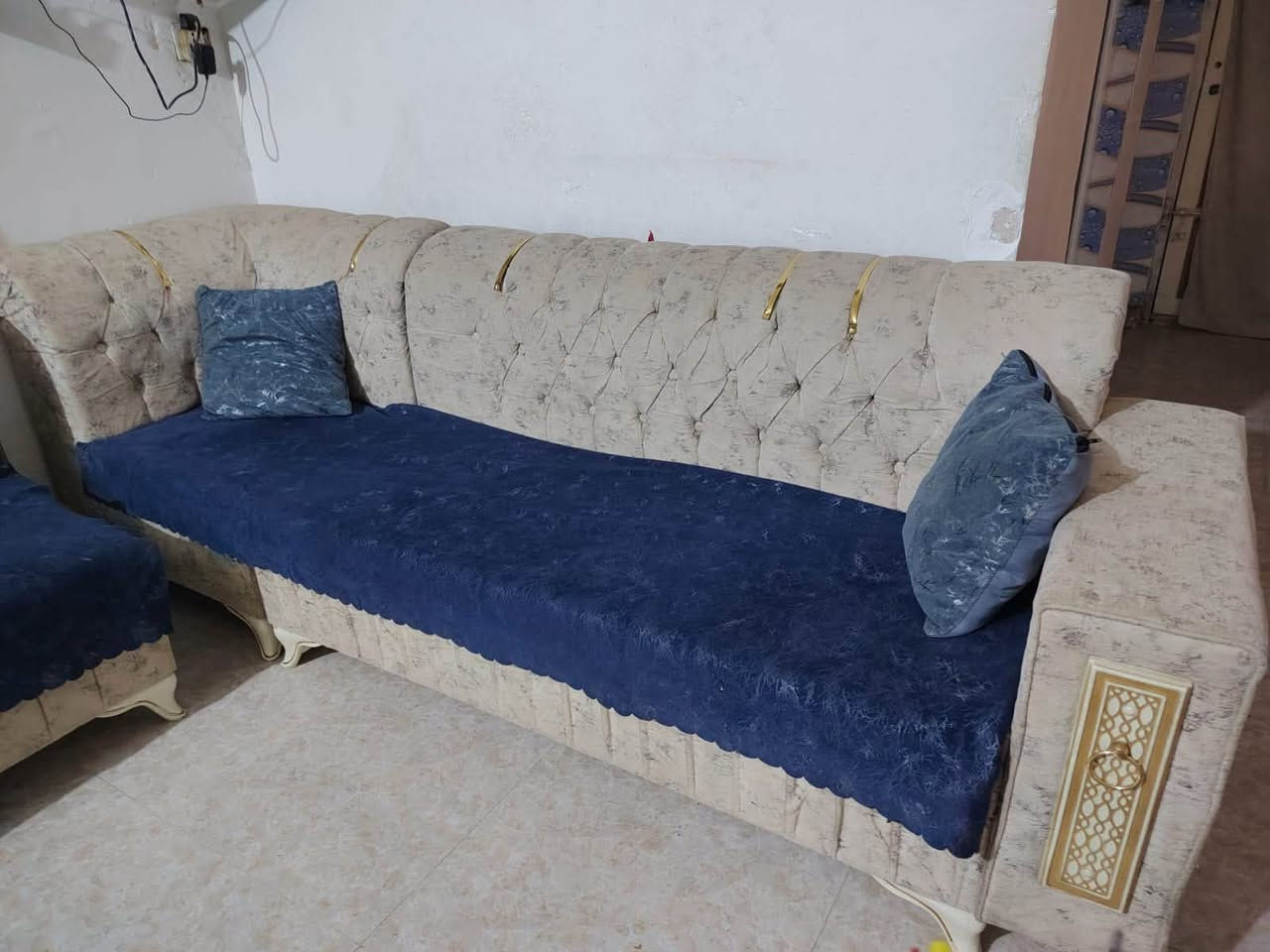 ديوان ١٠ مقاعد لون اوف وايت مستعمل بحالة جيدة
سعر ٢٦٠ شراي يتواصل خاص


**إذا كنت صاحب هذا الإعلان وتريد حذفه لأي سبب، رجاءا أرسل رسالة إلى الدعم الفني**