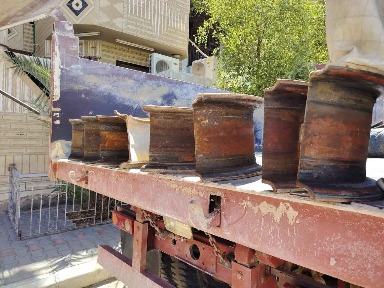 8 وياله 20  مع برماخ امامي عدد 2 مع برماخ خلفي عدد 2 السماوه الحكم ***********
