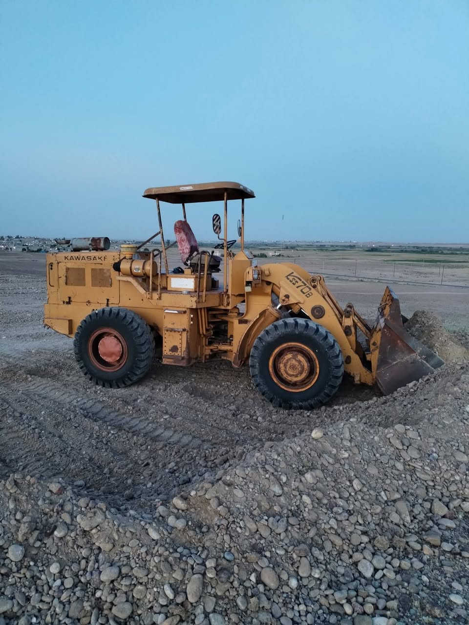 السلام عليكم 

شفل كاوسكي 70 B صبغ شركة ابريك 4 موديل 85 

رقم كربلاء 

***********
