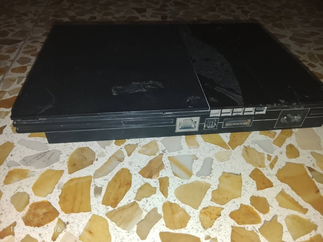 للبيع سوني 2 شغال مع ثلاث يدات ومع اربع يدات فحم يعني قطع غيار السعر شلع 25 الف وبي مجال


**إذا كنت صاحب هذا الإعلان وتريد حذفه لأي سبب، رجاءا أرسل رسالة إلى الدعم الفني**