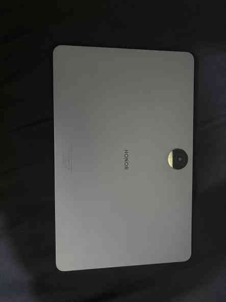 السلام عليكم 

هونر باد 9 ذاكره 256 جهاز كلش نضيف مثل ما موضح بالصور كامل ملحقات السعر 250 قفل بدون عمله رجاءً 
مكاني بغداد جديده النعيريه 
***********
