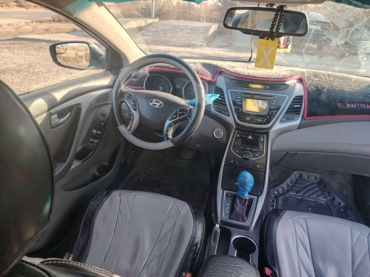 السلام عليكم
النترا 2016 امريكي  مكينه 1800

حادثه الجاملغ الخلفي وبابين جهة السائق  وبالعراق صار بيه صبغ البنيد والجاملغ الامامي 

فول مواصفات عدا الفتحه 

لد امامي خلفي والعالي زنون 

كشن السائق كهربائي 

اربع وضعيات قياده 

بصمة ابواب +تشغيل 

مانع انزلاق 

وبعد بيه هواي مواصفات 

رقم بغداد انكليزي هزه وسنويه جدد

السياره جاهز وخير من الله 

مكان السياره كربلاء طوريج 

السعر 105 وبيه مجال للطيبين 

للاسفسار:  ***********
