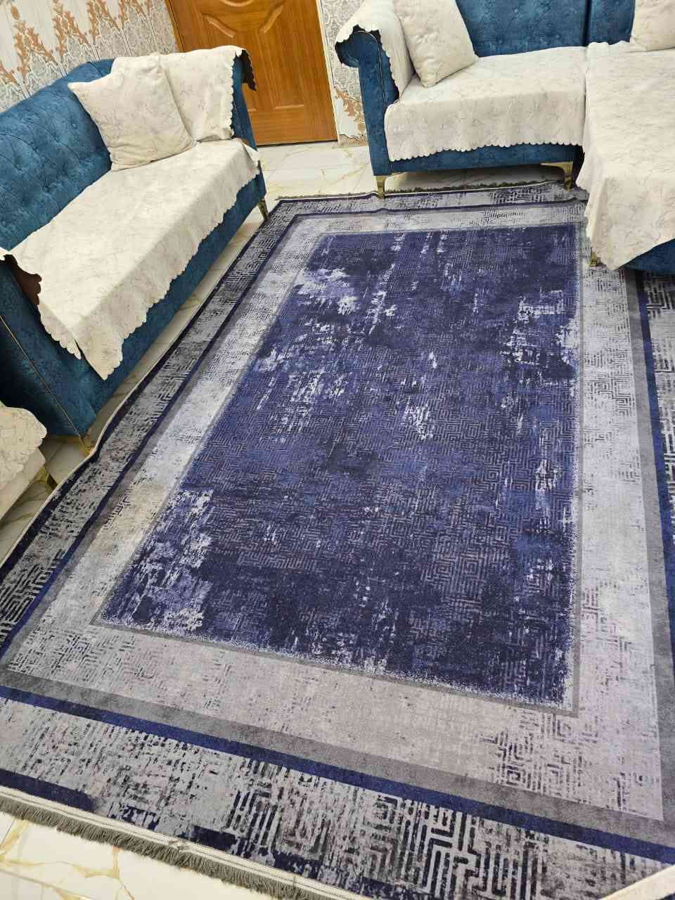 تخم تزكام قماشة وتر بروف نظيف جدا يعتبر ٨ مقاعد مع الزولية والثريات. السعر ٣٥٠ الف وبي مجال العنوان حي الحر.


**إذا كنت صاحب هذا الإعلان وتريد حذفه لأي سبب، رجاءا أرسل رسالة إلى الدعم الفني**