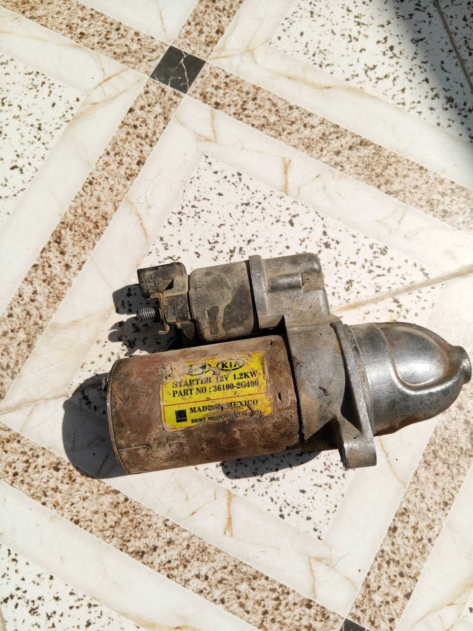 السلام عليكم ورحمة الله وبركاته أدوات سنتاڤي أمريكي 14 اصلي مازدات + تخم نوزل اصلي + سلف 
رقمي ***********  التواصل بي واتساب 
مكاني بغداد الشعب
