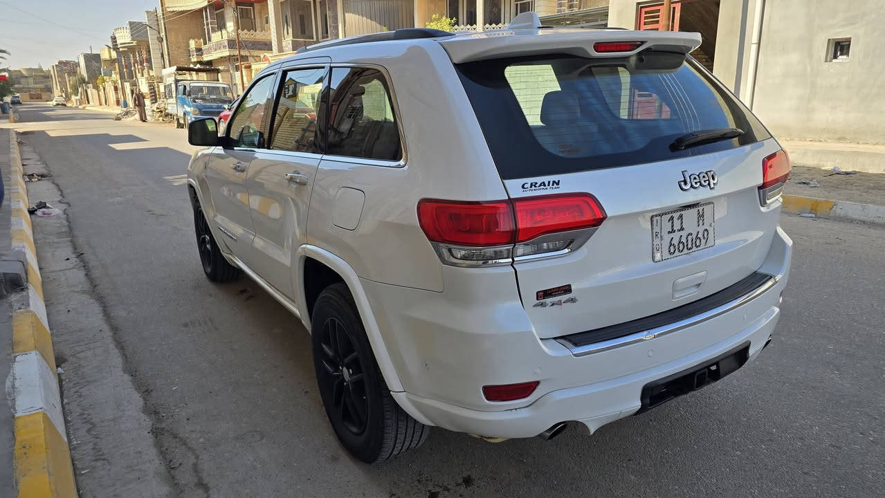 جيب اوفرلاند (2017)  .

الموديل :2017 . (وارد امريكي) 
* دفع رباعي 4x4 .
* تحذير النقطة عمياء ⚠ .
* ويل قياس 20 انج .
* سقف بانوراما . 
* شاشه كبيرة 8.4 انج . 
* نظام الخرائط (GPS) .
* نظام التعليق هوائي (جكات) . 
* ستيرن كهربائي . 
* المصابيح الأمامية زنون .
* كشافات الضباب زنون .  500 دولار شديته  
* تشغيل عن بعد .
* صندوق كهربائي .
* مقصورة الركاب من الجلد الفاخر بلون البيجي الملكي .
* حفظ وضعيات الجلوس (ميموري) . 
* المقاعد الأمامية كهربائية .
* المقاعد الأمامية تبريد وتدفئة .
* المقاعد الخلفية تدفئة .
* سستم صوت . 
* حساسات أمامية . 
* حساسات خلفية . 
* كاميرا خلفية .
* تدفئة ستيرن . .
* المرايا الجانبية قابلة للطي .
* مرايا متحسسه للضوء العالي . 
* مانع تصادم خلفي . 
* بلوتوث تلفون . 
* محدد سرعة . 
* نظام التشغيل والاطفاء الاوتوماتيكي ( Auto Start System ) .
* نظام بريك اوتماتيكي ( Auto Break System 
(رقم بغداد بسمي تحويل مباشر)
ضررها امركيه فقط دعاميه الخلفيه + جاملغ 
داخل العراق صار بيه صبغ 5 من غير اي دواخل 
سياره جديده بالخير ع الي ياخذها السعر 195
مكان السياره الفلوجه 
***********
***********
