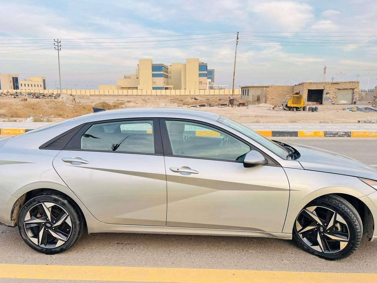 هونداي النترا 2023 الانبار معوقين_وكاله عامهالموصفات :👇
سعة المحرك:- 2000دوش
اللون :- رصاصي 
الموديل 2023 
🔘شاشة دجيتل متصلة بلكامل
🔘بصمة تشغيل 
🔘بصمة أبواب
🔘بصمة صندوق 
🔘تشغيل عن بعد
🔘رادار امامي رادار خلفي وجانبي
🔘مانع تصادم بريك ذكي 
🔘مدخلين شحن واوكس
🔘تبريد بيانو منفصل

🔘كاميرا خلفية دوارة
🔘كراسي تدفئة 
🔘مانع تصادم 💥 
🔘حساسات اطارات 
🔘مثبت سرعه Cross
🔘اضوية اماميه LED
🔘نضام ترحيب عند الاقتراب 
🔘مانع انزلاق 
🔘تدفئة بالكشنات
🔘تدفئة ستيرن 
🔘دخول ذكي 
🔘نظام قيادة ذاتية 
🔘انارة اضوية اوتوماتيك
🔘نظام GPS + خرائط 
🔘3 أنظمة قيادة (eco,Nor, sport) 
🔘شاشة اعطال الكترونية 
🔘زر عرض الكاميرا
🔘شحن واير ليس
رقم*********** الانبار_فلوجه
