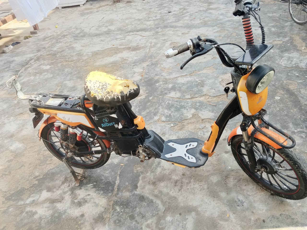 السلام عليكم دراجه شحن حجم 20
شرط الشغل كامله باتريات جديدات السعرخاص


**إذا كنت صاحب هذا الإعلان وتريد حذفه لأي سبب، رجاءا أرسل رسالة إلى الدعم الفني**